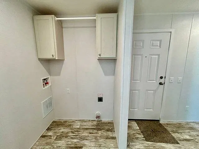 3 bed, 2.0 bath, 1034 sqft, $1,100 — Photo 3
