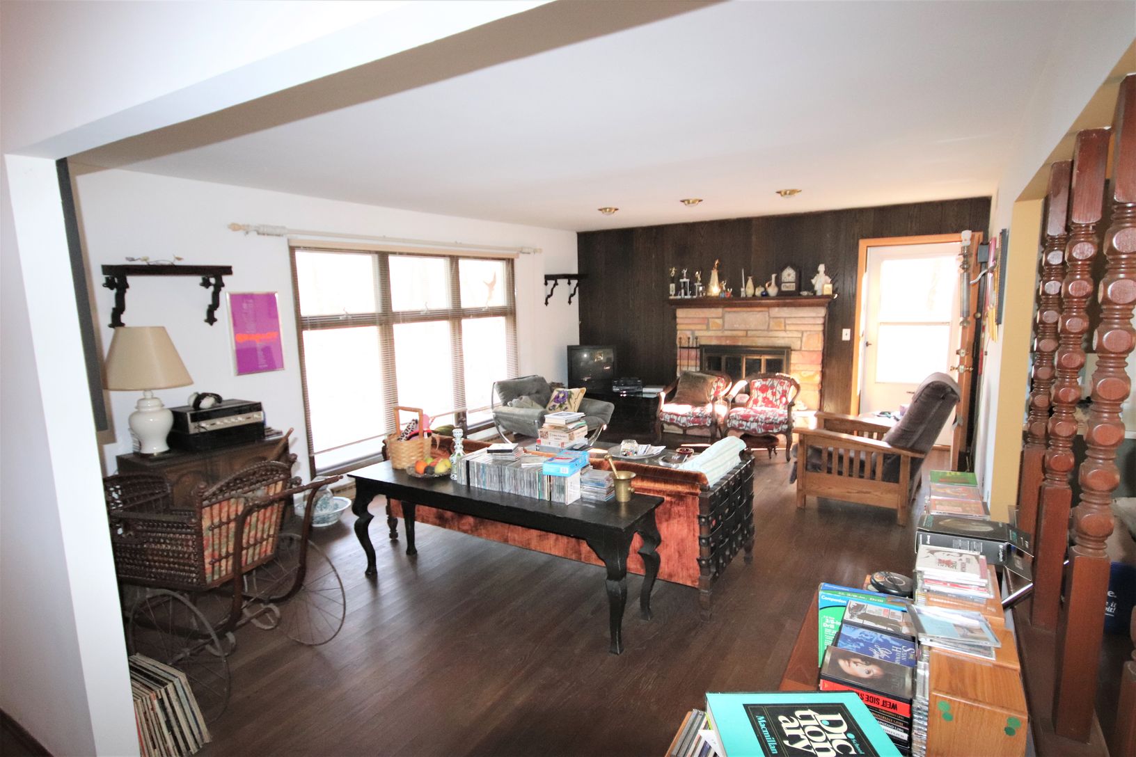  Living room with fireplace