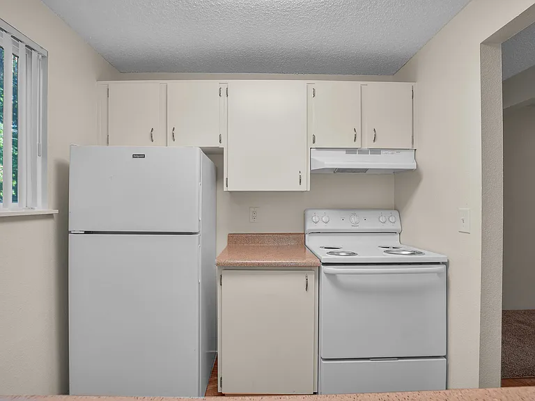 Riverview Apartments — Photo 29