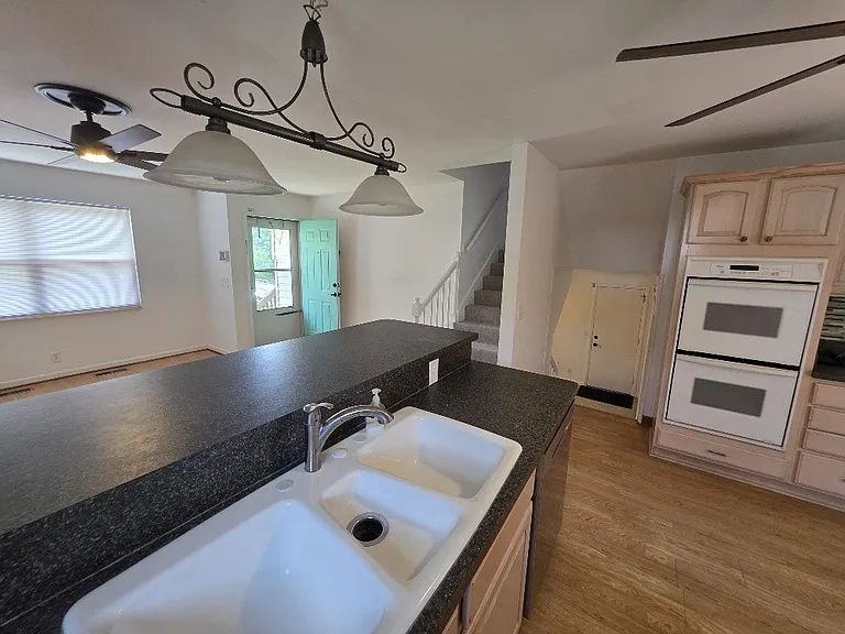 135 Grenadier Dr — Photo 9