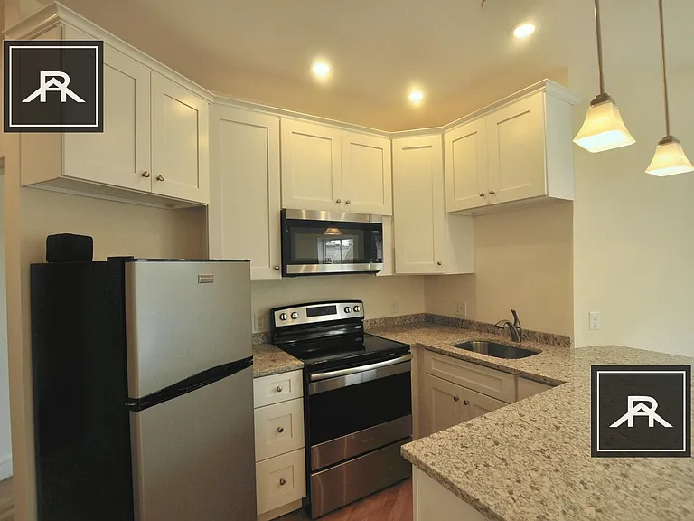 879 Beacon St #7 — Photo 5