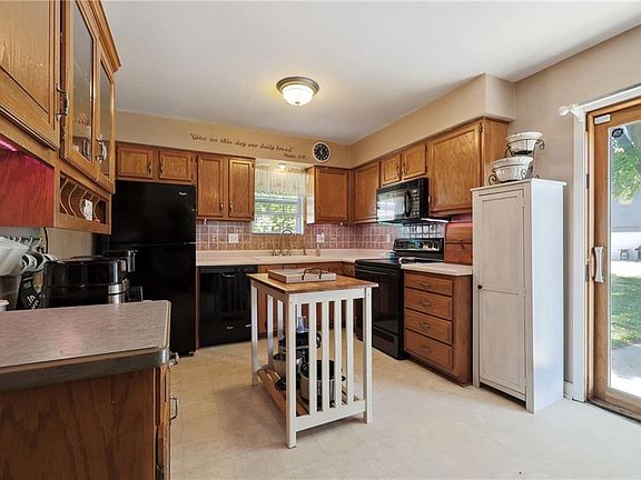 5th image of 1521 N Manor Cir