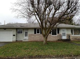 1015 S Washington St, Sullivan, IL 61951