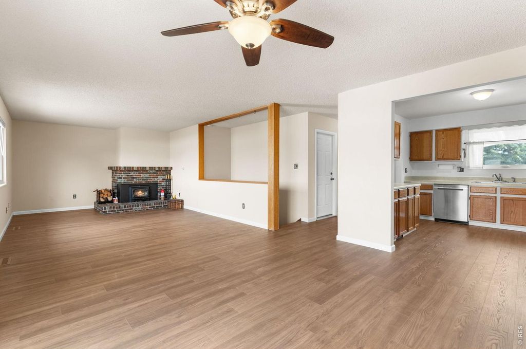 2912 Radcliff Cir