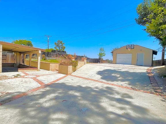 5th image of 4167 Clairemont Dr