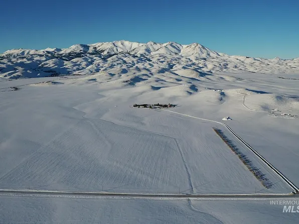 200 N, Fairfield, ID 83327