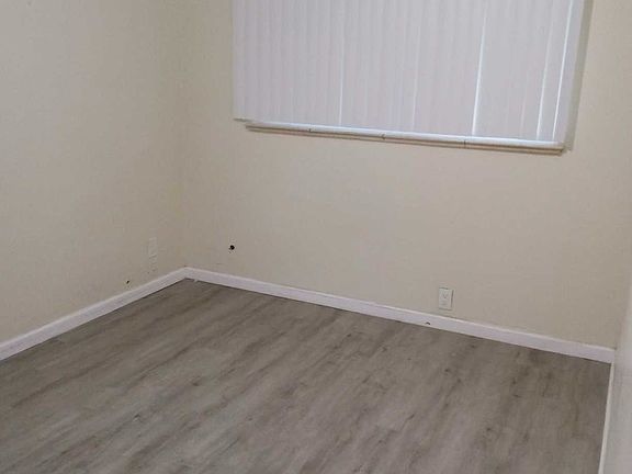 2nd image of 220 San Pablo St NE #B