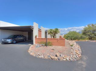 1360 N Via Alamos, Green Valley, AZ 85614
