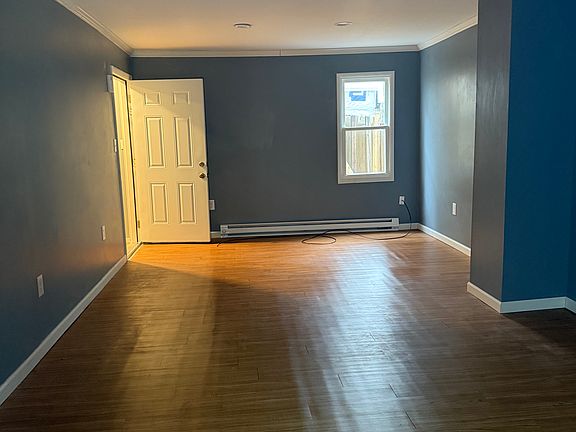 2nd image of 414 E Norwegian St #4