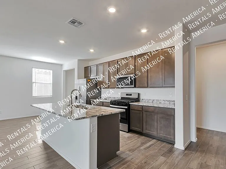 8905 E Pantano Bluff Dr — Photo 8