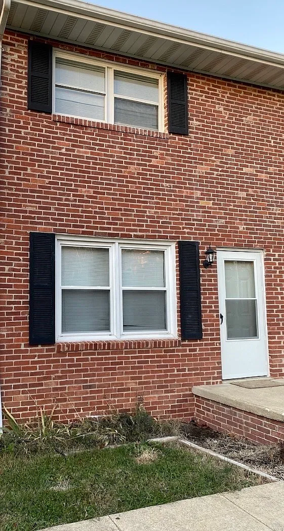 217 Deerfield Drive — Photo 1