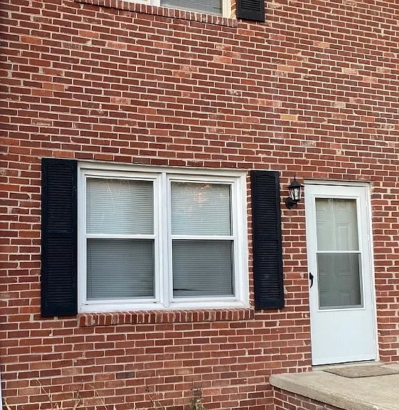 217 Deerfield Dr — Photo 1