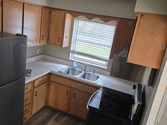 5th image of 2902 Campbell St