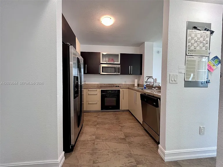 500 NE 29th St #1005 — Photo 16
