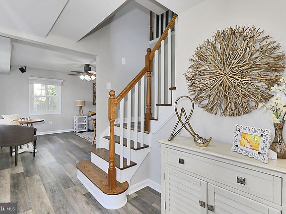 3rd image of 7205 Wickford Dr