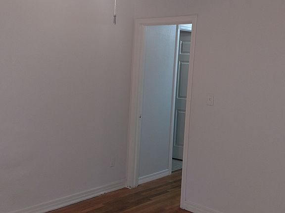 Living Room: Hardwood Floors