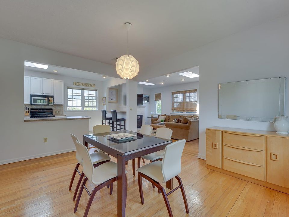 1st image of 215 Roosevelt Blvd #2-1