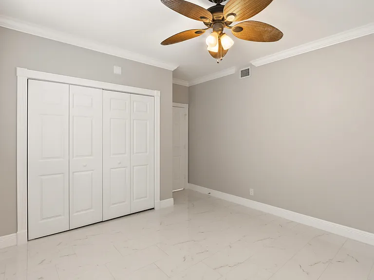220 Lake Dr #206 — Photo 22