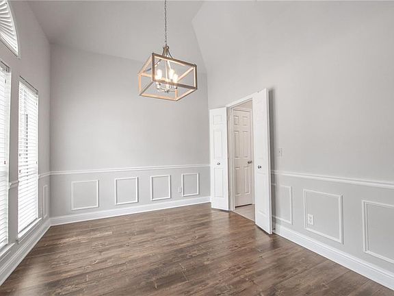 4th image of 507 Glenn Ln