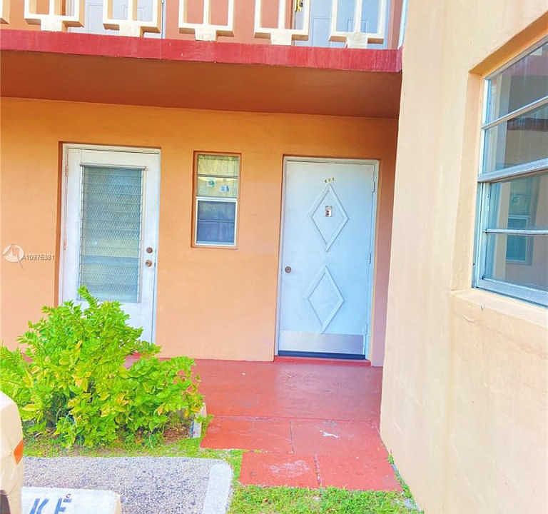 1st image of 18700 NE 3rd Ct APT 605