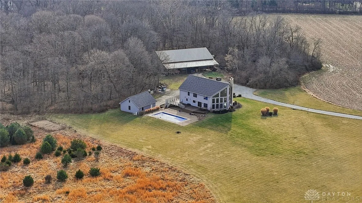 2471 Lower Bellbrook Rd photo 1