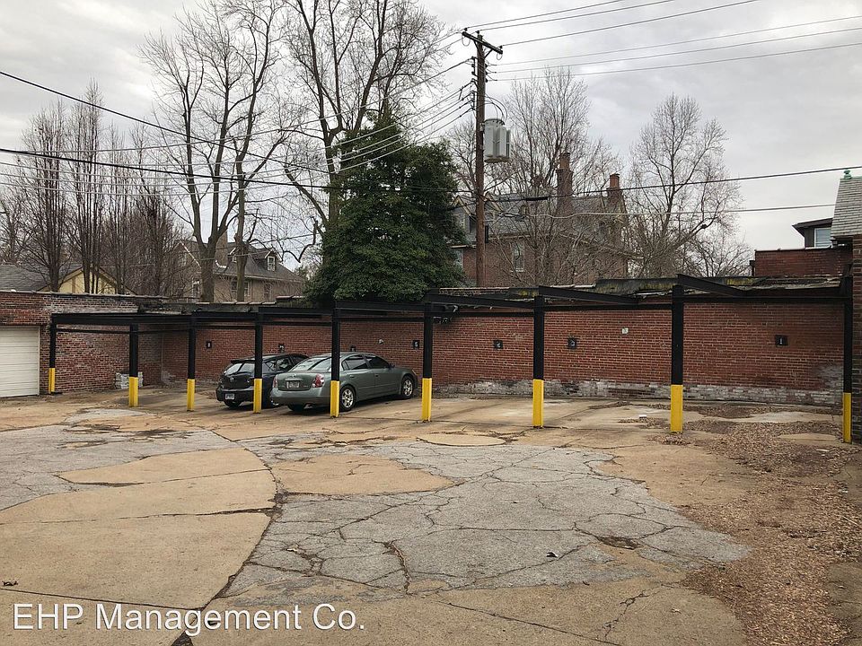 2nd image of 3302 Russell Blvd APT F