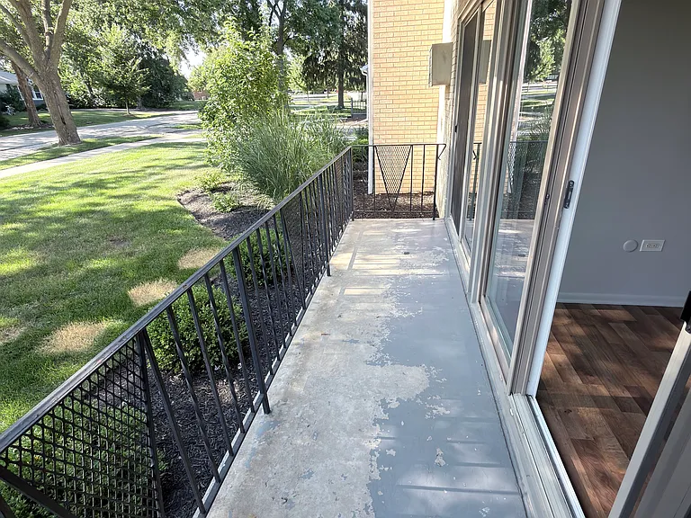 Belmont Station Apartments — Photo 22