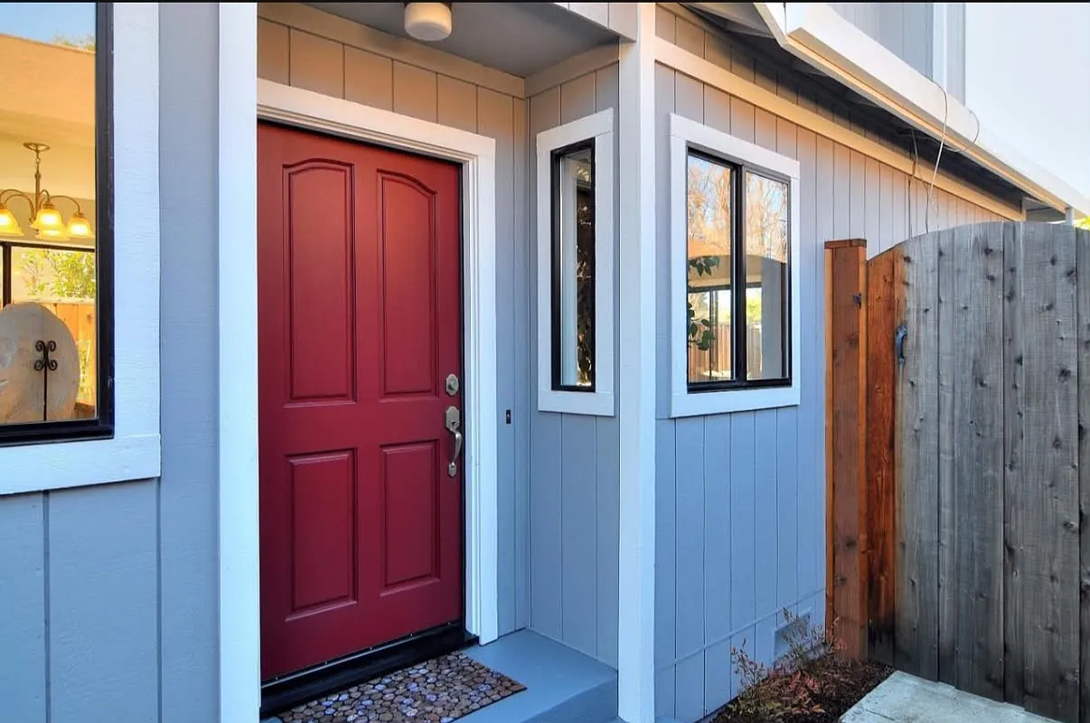 3 bed, 2.5 bath, 1445 sqft, $6,000 — Photo 2