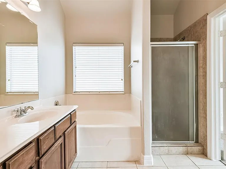 5802 Horse Prairie Dr — Photo 18