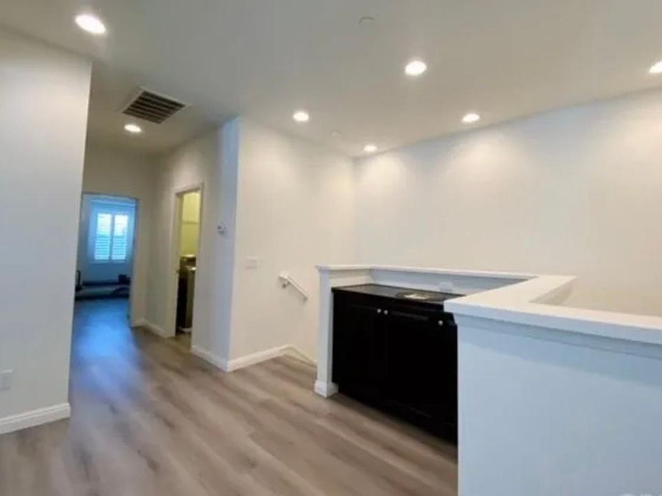 1st image of 1449 Montgomery St