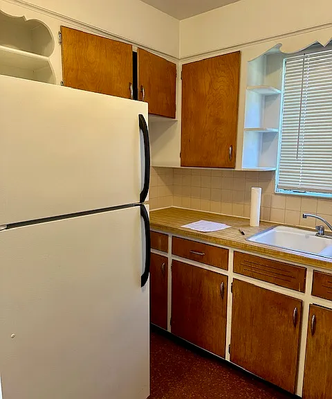 751 Thayer St #1 — Photo 3
