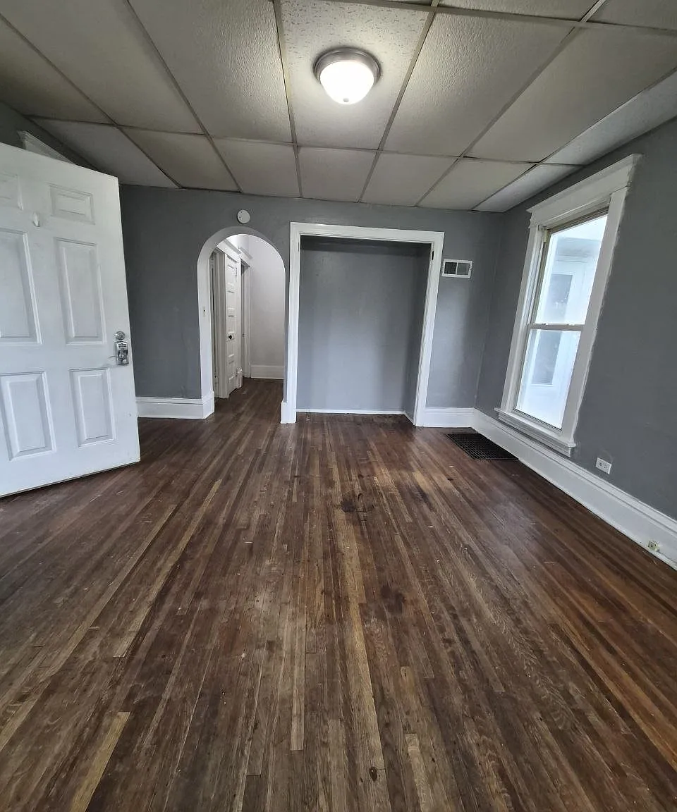 2 bed, 1852 sqft, $850 — Photo 2