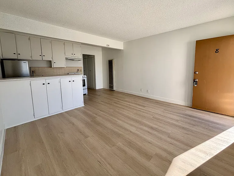 16640 Crenshaw — Photo 10