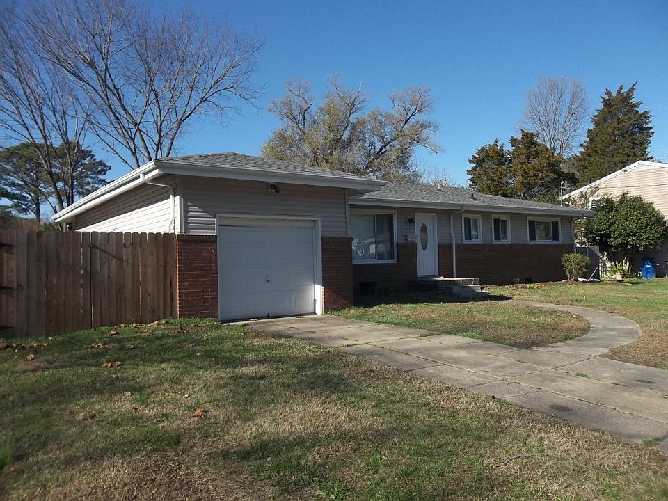 Side yard fenced and garage