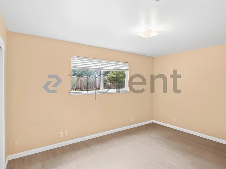 4842 Englewood Dr — Photo 16
