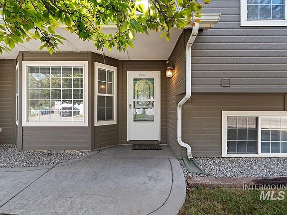 3rd image of 4660 N Joann Pl