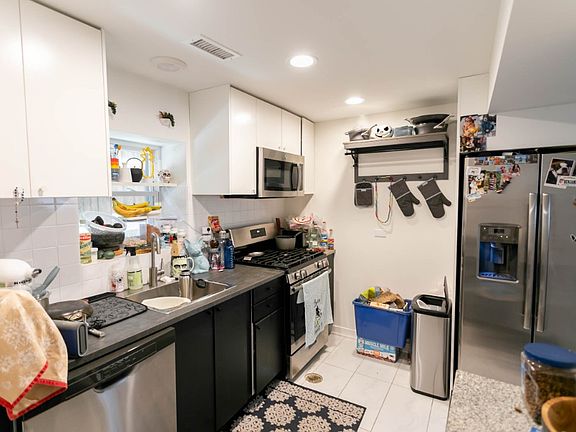 5th image of 1339 W Early Ave