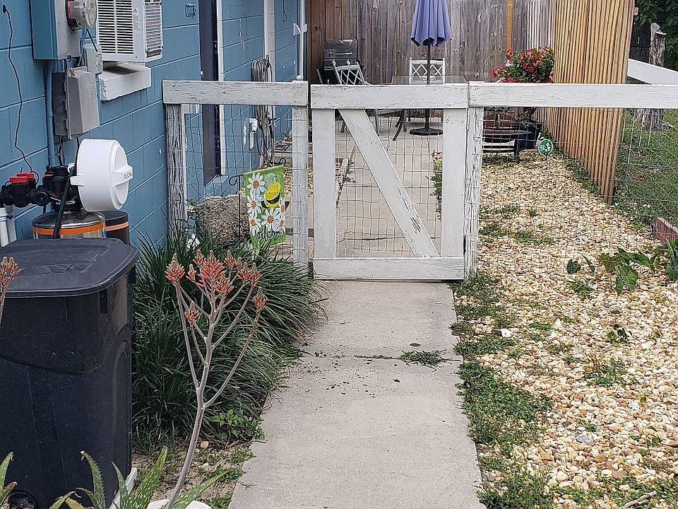 1st image of 2217 NE 36th Pl