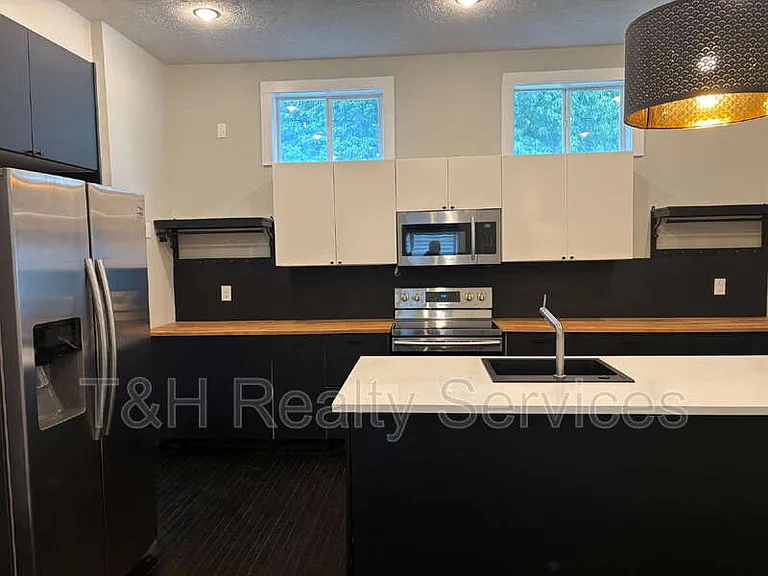 422 Iowa St — Photo 13