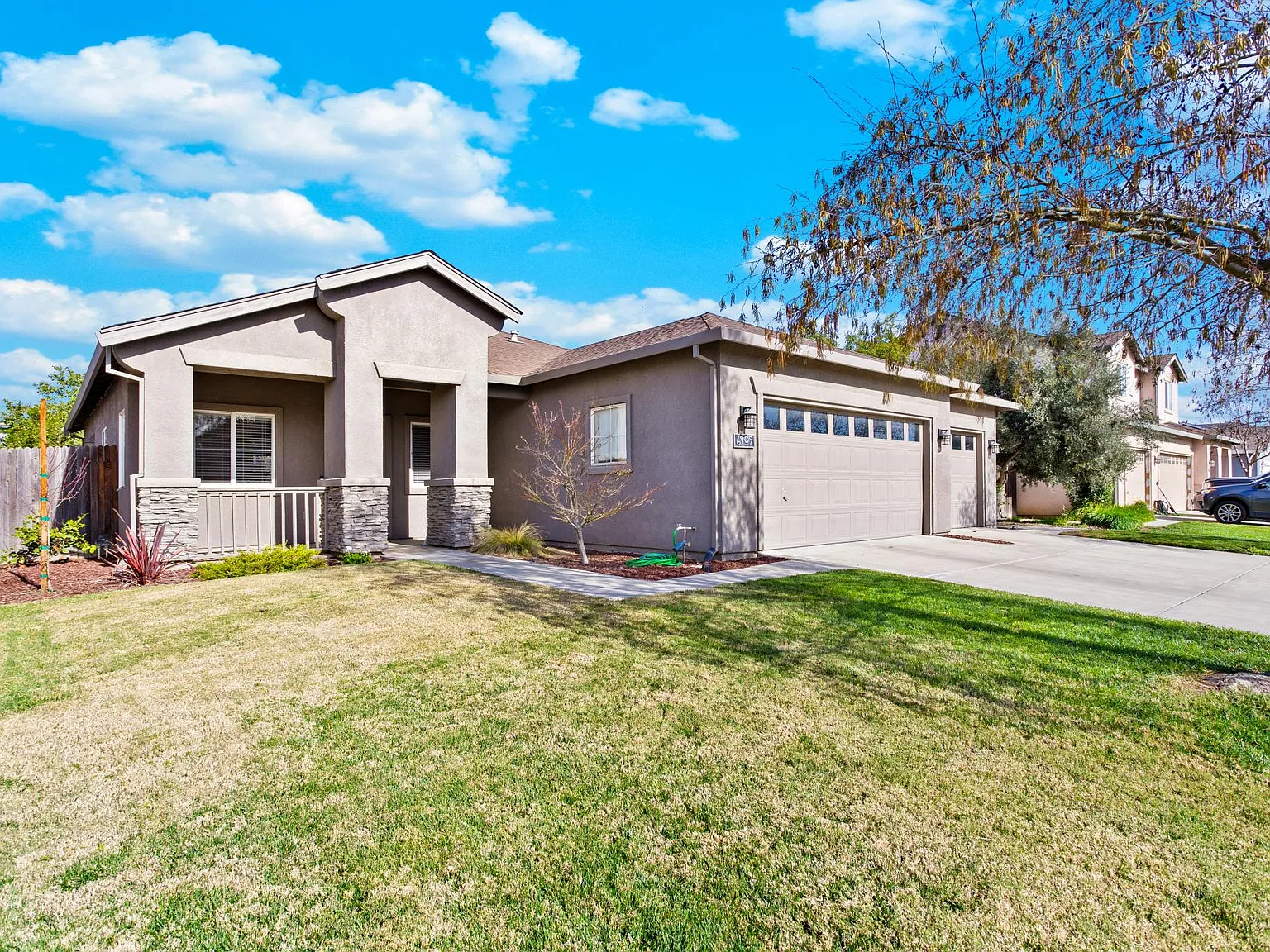 3 bed, 1560 sqft, $3,000 — Photo 2