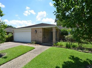 6623 Pauma Dr, Houston, TX 77069