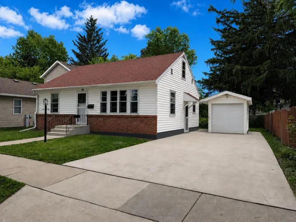 243 1st St, Prairie Du Sac, WI 53578