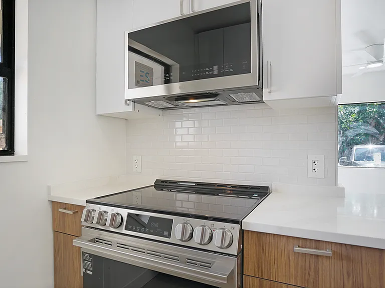 1119 W Las Olas Blvd — Photo 5