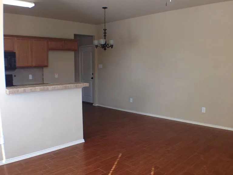 2304 Wood River Pkwy — Photo 8