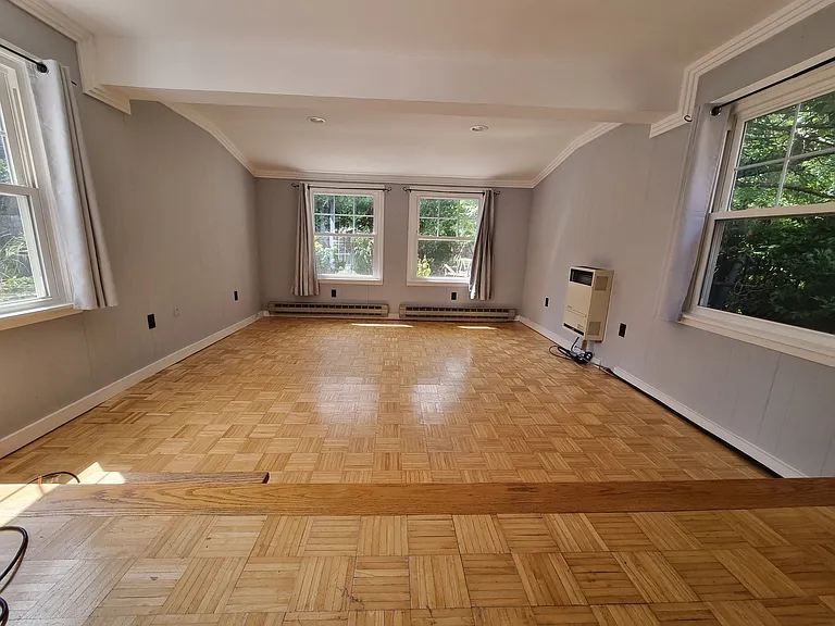 179 Amherstdale Rd — Photo 12
