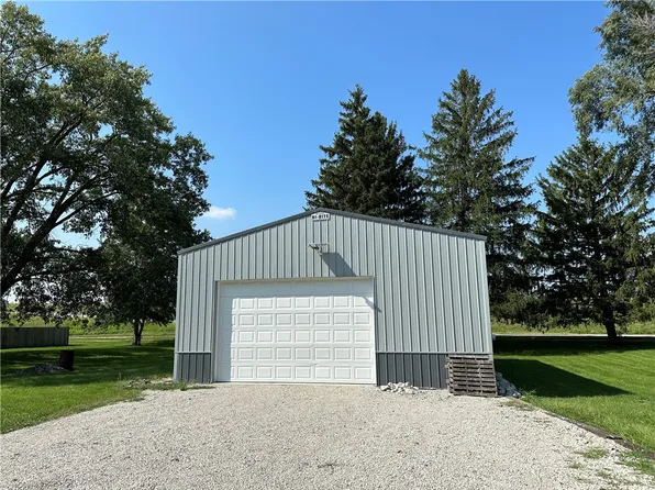 110 W 2nd St, Tilton, IL 61833