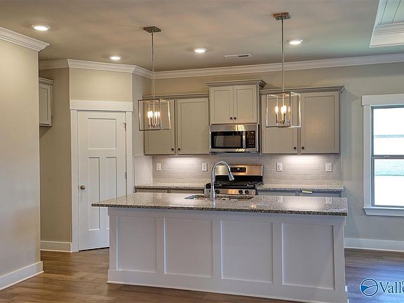 2nd image of 115 Rio Grande Way