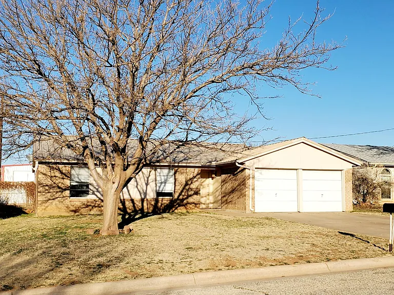 4016 Eastridge Dr — Photo 2