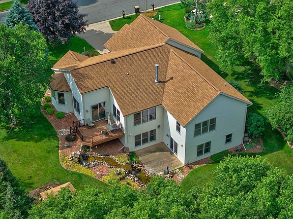 5th image of 712 Brook St