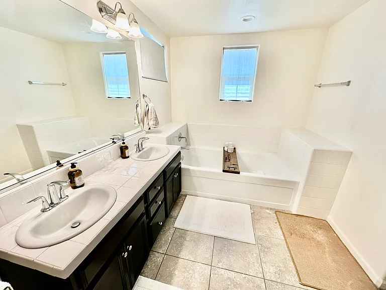 241 Aria Ave S — Photo 27